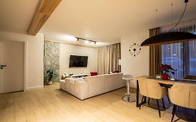 Apartski 18D